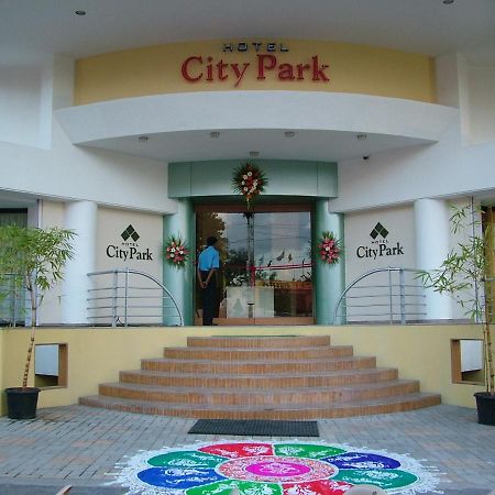 Hotel City Park, ソーラープル エクステリア 写真